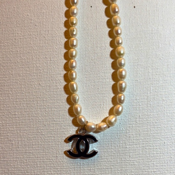 authentic chanel freshwater pearl necklace